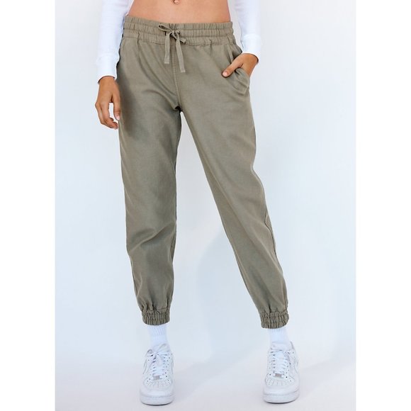 Aritzia Pants - Aritzia TNA Alix Cotton Twill Jogger Pants